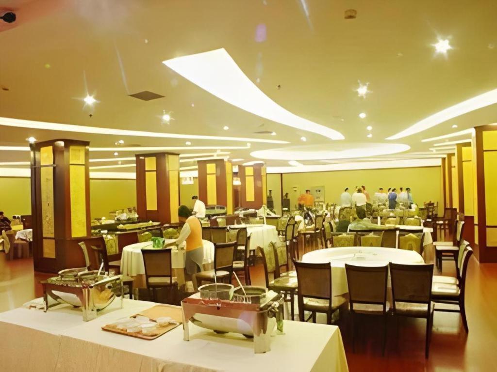 New Friendship Hotel Лоян Экстерьер фото