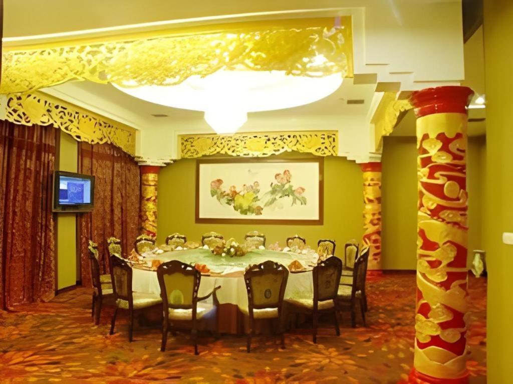 New Friendship Hotel Лоян Экстерьер фото