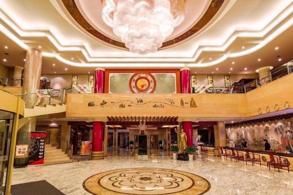 New Friendship Hotel Лоян Экстерьер фото